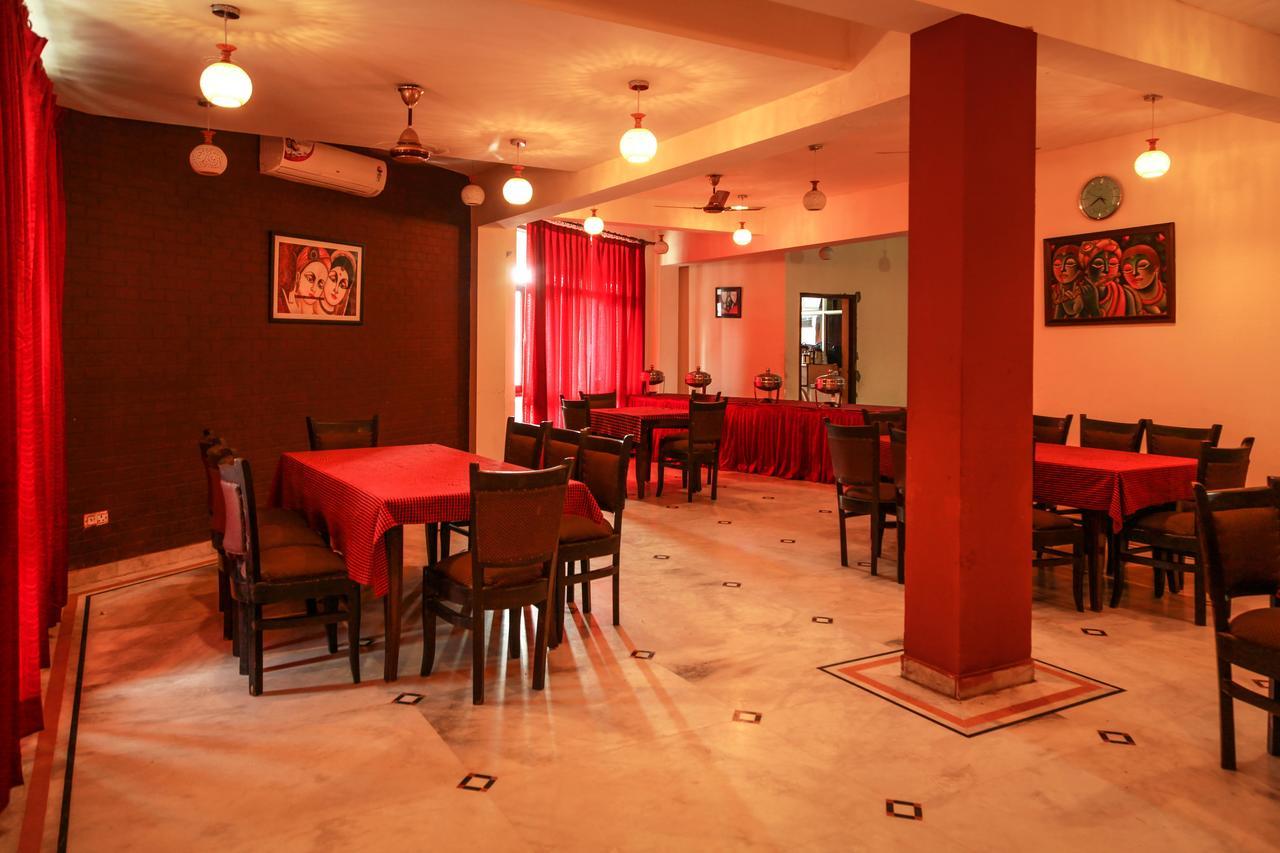 Hotel Neeraj Bhawan- Triveni Ghat Ришикеш Экстерьер фото