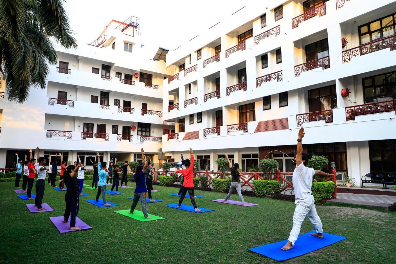 Hotel Neeraj Bhawan- Triveni Ghat Ришикеш Экстерьер фото